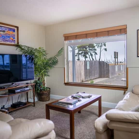 Harbor View Breeze (Apt 1) - Image 1